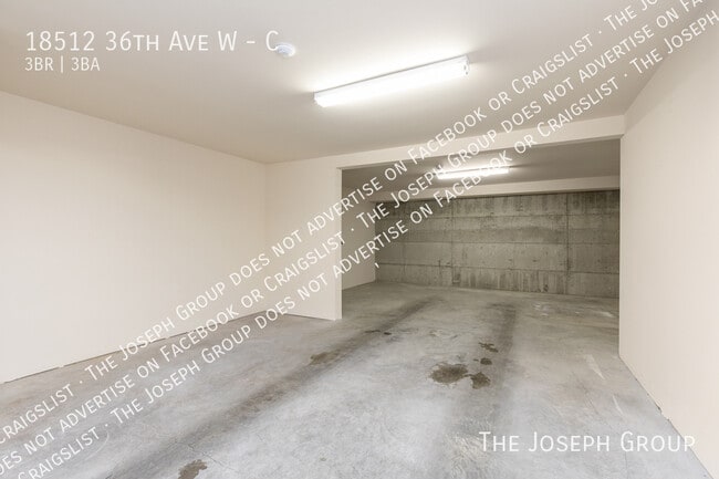 Building Photo - 18512 36th Ave W