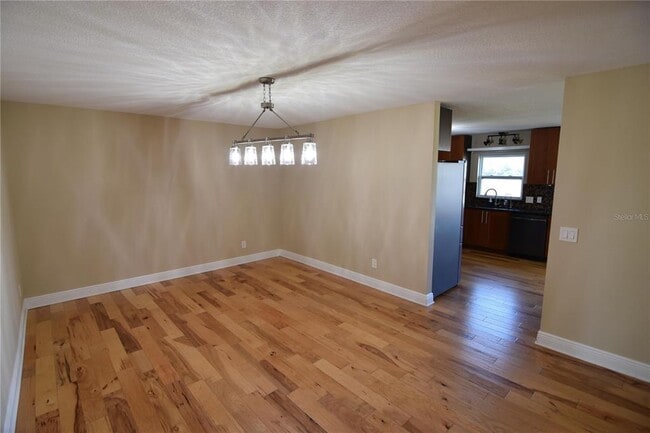 Building Photo - 3233 Hickory Tree Rd