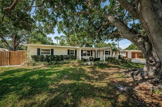 Building Photo - 4106 W Fielder St
