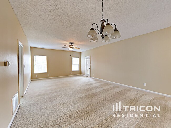 Building Photo - 9897 Lakefield Ln