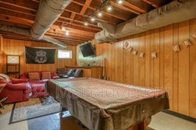 Building Photo - 524 Overland Dr