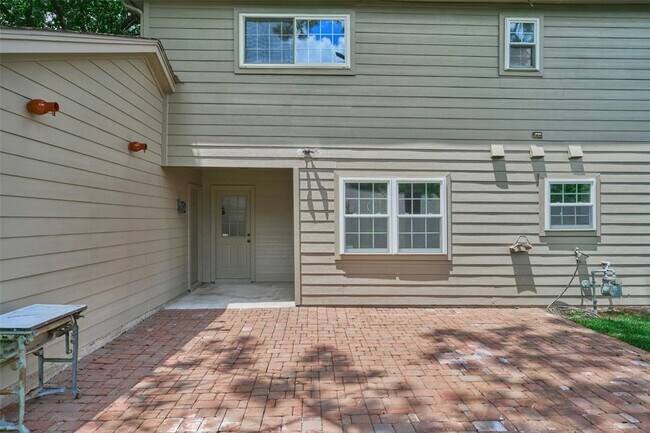 Building Photo - 12402 Stafford Springs Dr