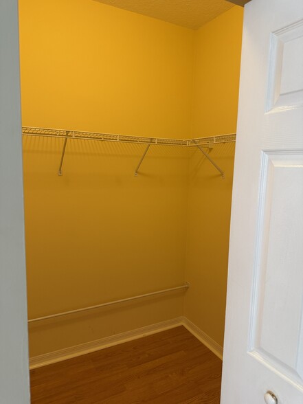 Walking closet - 1106 NW 100th Ave