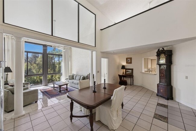 Building Photo - 300 N Shadowbay Blvd