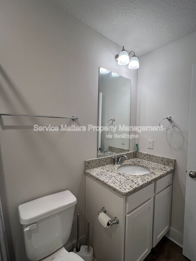 Building Photo - 1615 Iroquois Ct
