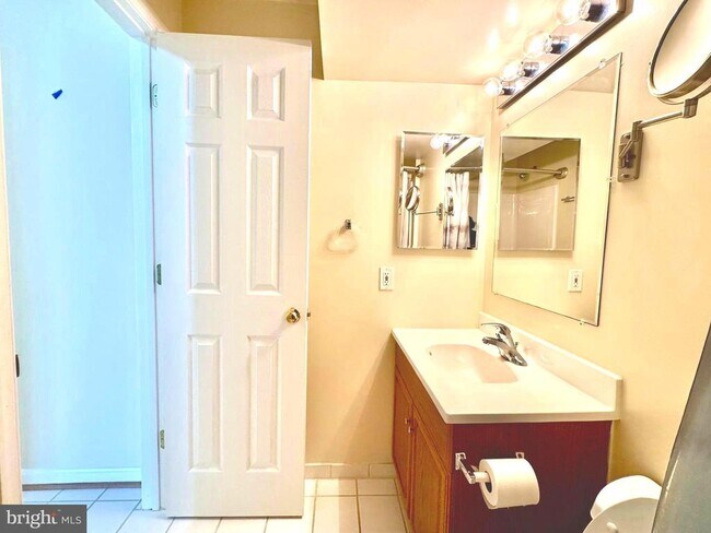 Building Photo - 22006 Stone Pier Ln