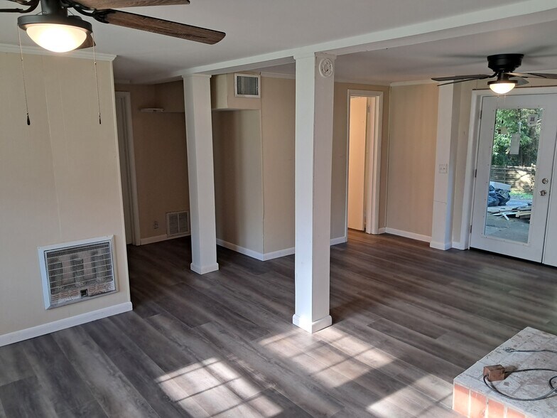 Building Photo - 3729 Faulkner Dr