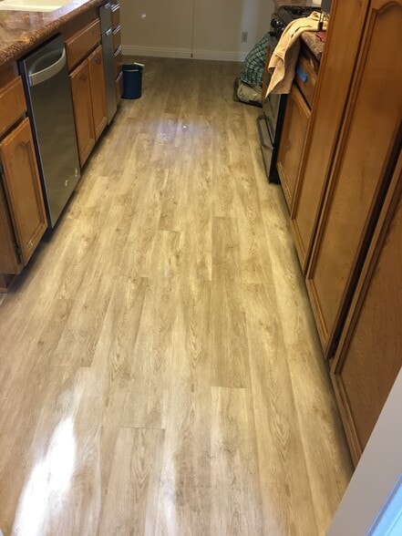 Kitchen Laminated Flooring - 330 Cordova St