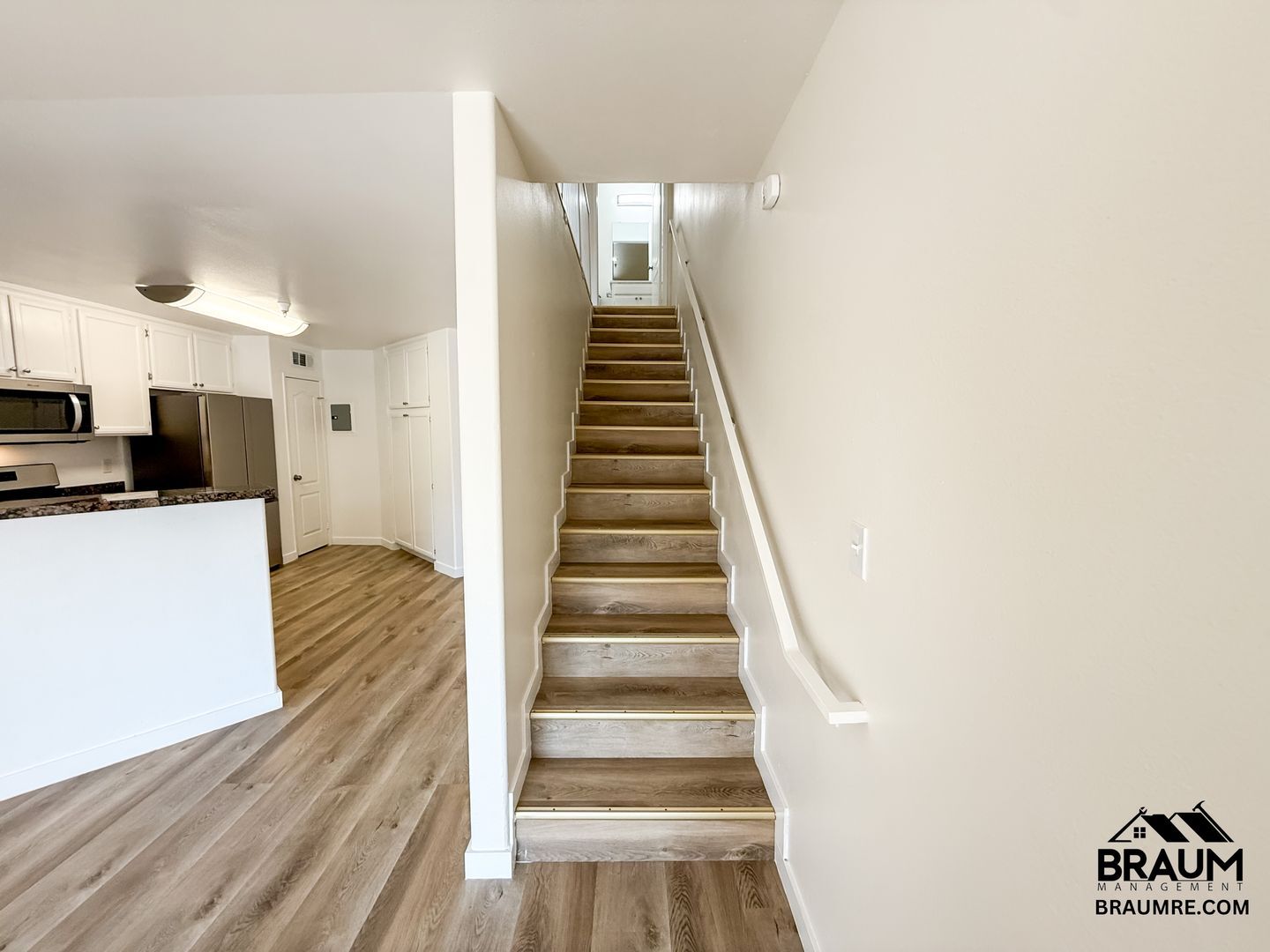 Building Photo - 7323 Winnetka Ave