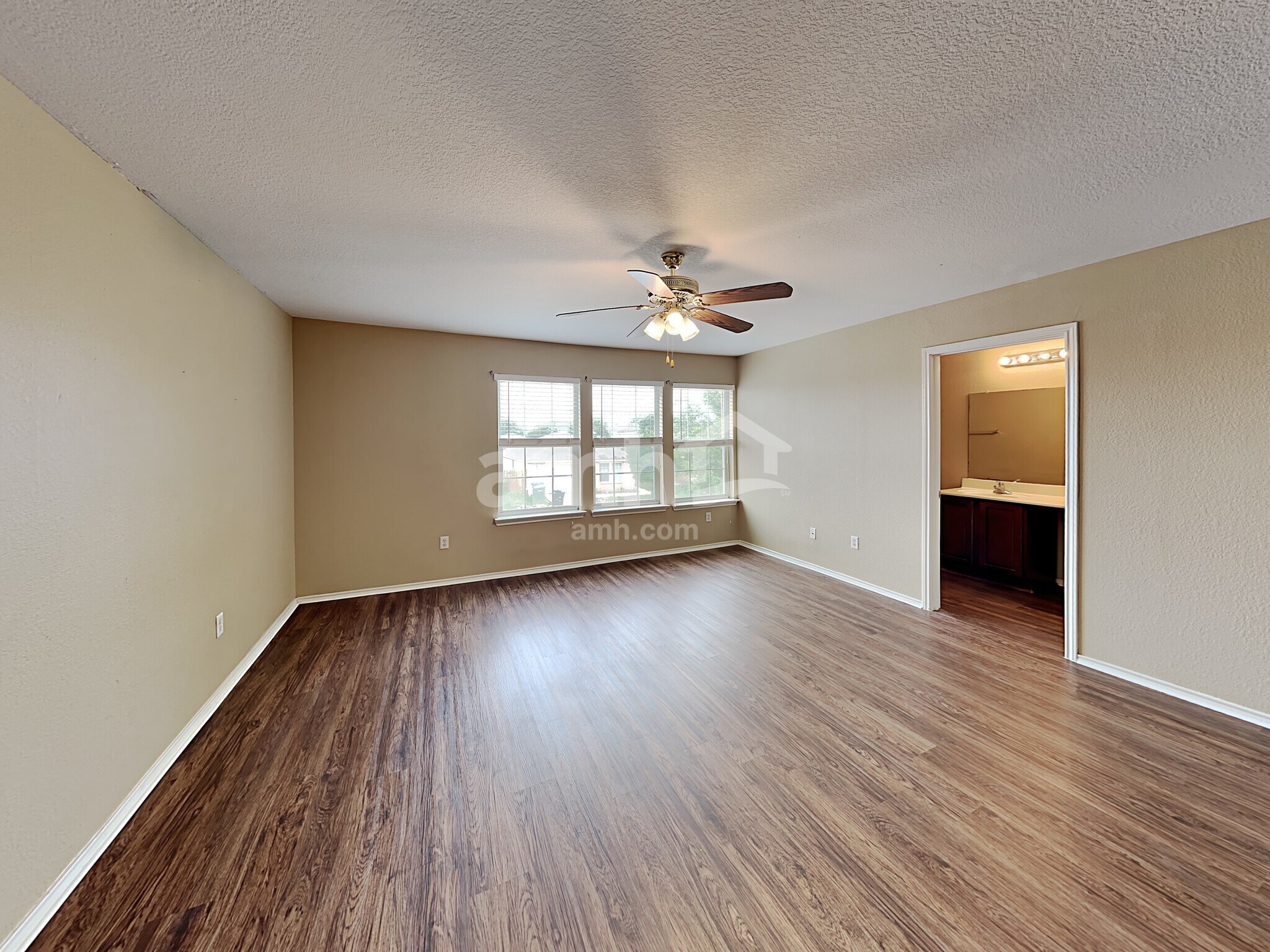 Building Photo - 9211 Mission Run