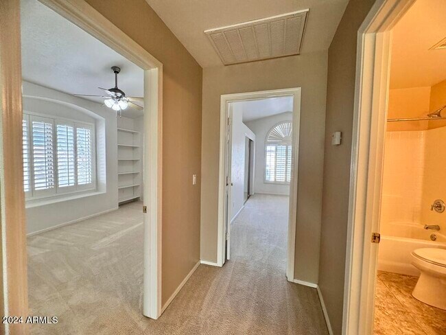 Building Photo - 1873 W Falcon Dr