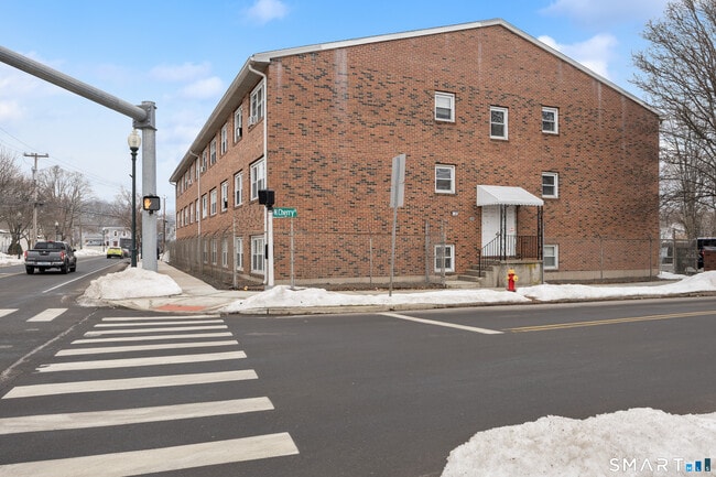 Building Photo - 46 N Cherry St