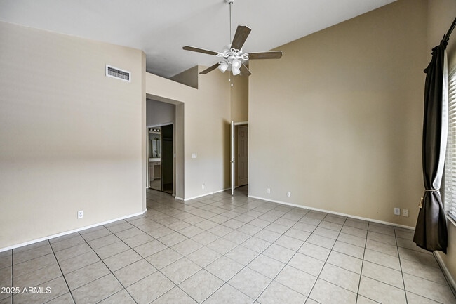 Building Photo - 9021 W Escuda Dr