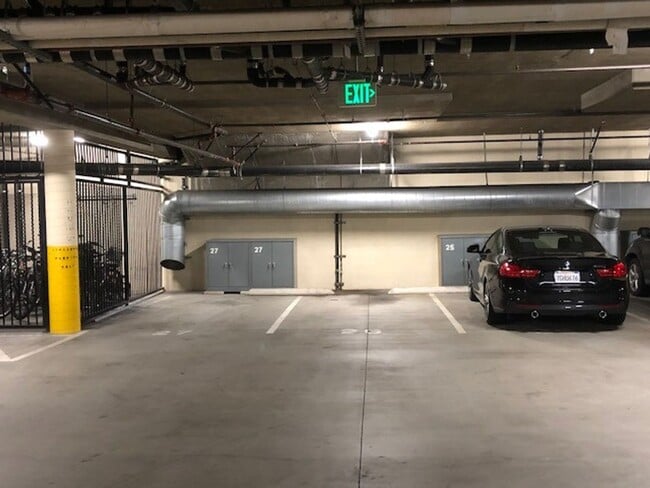 Building Photo - $1000 MOVE IN SPECIAL! Large, Updated 2 BD, 2 BA Condo w/ EV CHARGING