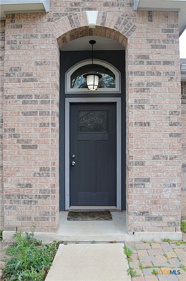 Building Photo - 423 Reservation Dr