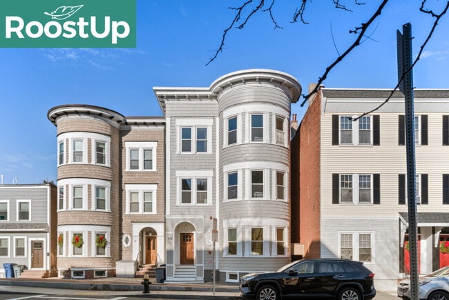 Building Photo - Furnished Bedroom with Private Bath in South Boston