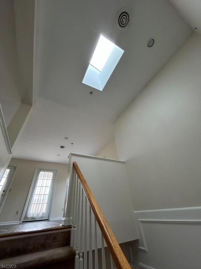 Building Photo - 91 Roseland Ave