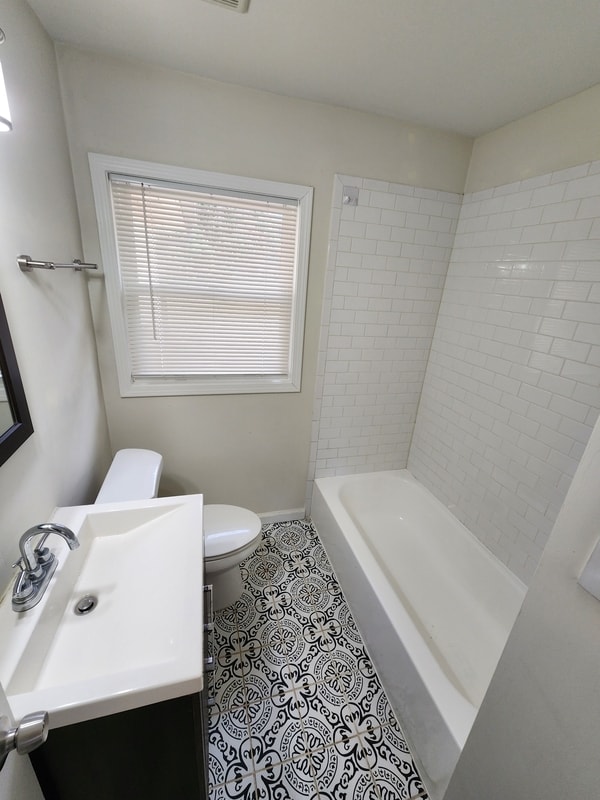 Building Photo - 214 Napoleon Dr SW