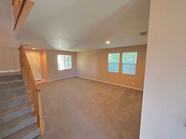 Building Photo - 6001 Jefjen Way