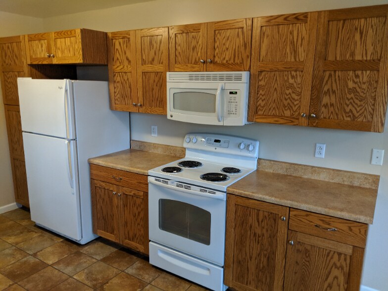 Building Photo - 504 Crestwood Dr