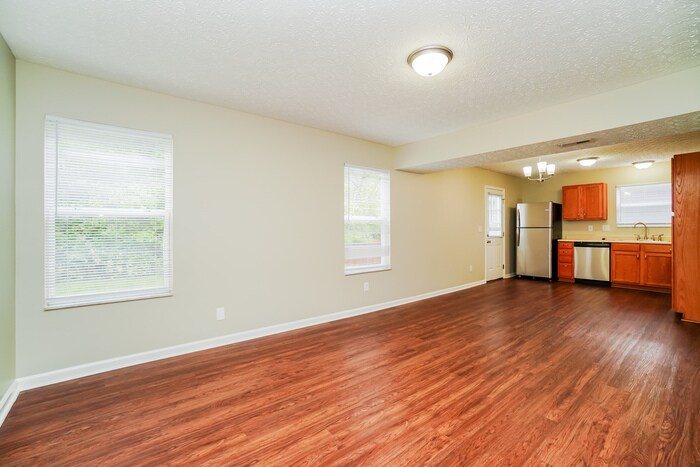 Building Photo - 3948 Rosette Dr