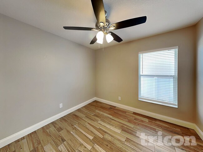 Building Photo - 10123 41st Ct E