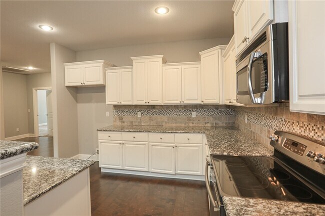 Building Photo - 2007 S Dixieland Rd