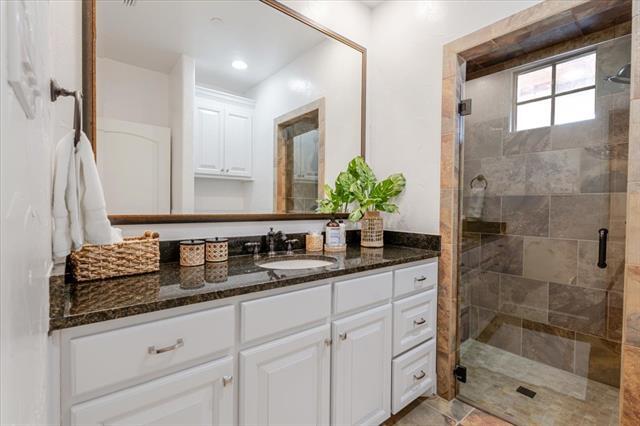 Building Photo - 1653 Scenic Dr