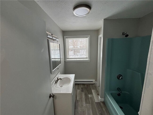 Building Photo - 24 Greenwood Dr