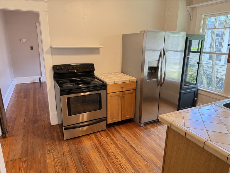 Kitchen - 2796 Lydia St