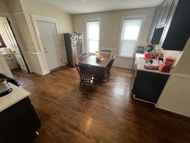 Building Photo - 2768-70 N. Booth St.