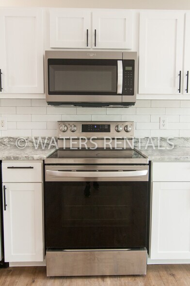 Building Photo - 156 Soren Ln