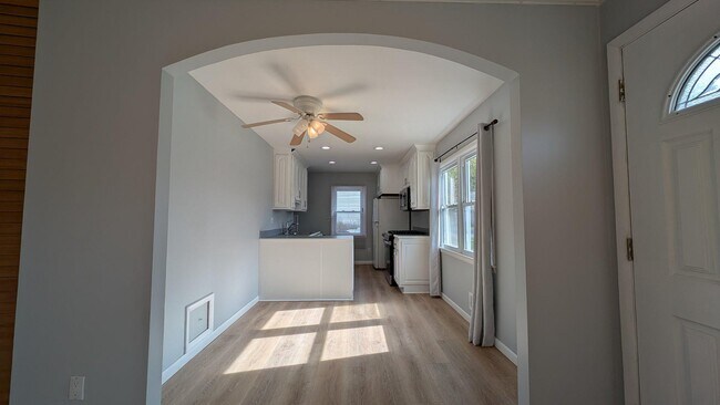 Building Photo - 605 Shirley Manor Rd