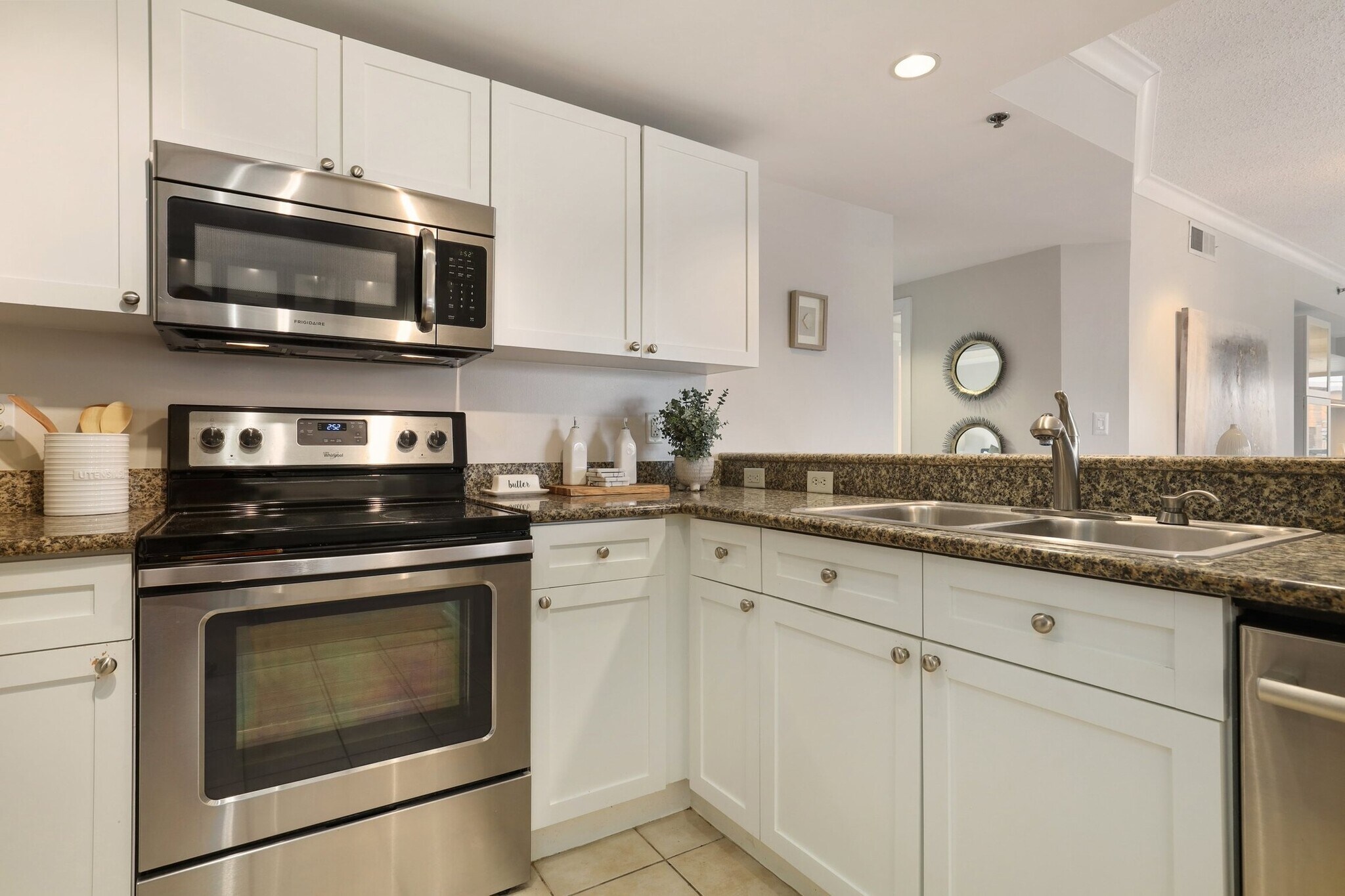 Building Photo - 777 7th St NW