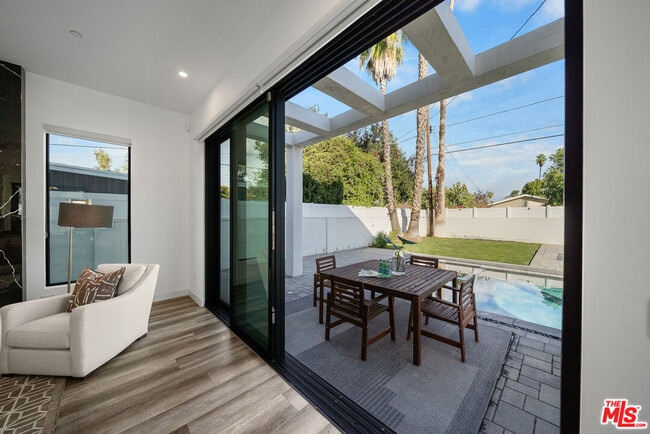 Building Photo - 5812 Willis Ave