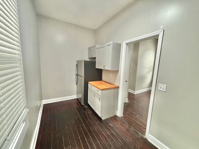 Building Photo - Shelby Park - 1 Bedroom 1 Bath Apartment - Section 8 Welcome