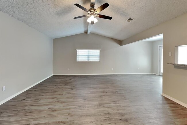 Building Photo - 3119 Park Garden Dr