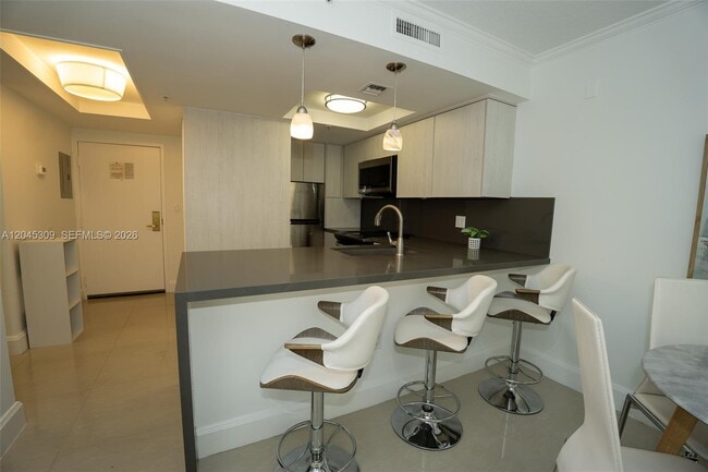 Building Photo - 2951 S Bayshore Dr