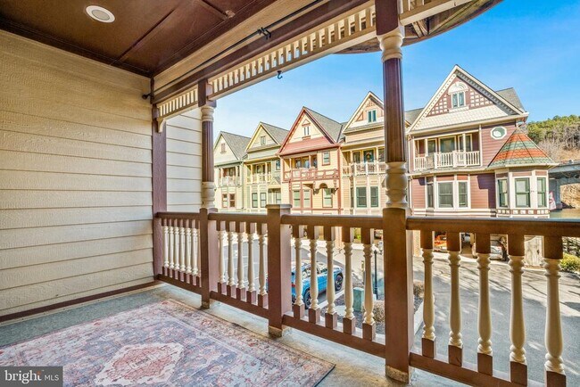 Building Photo - 211 Mill St