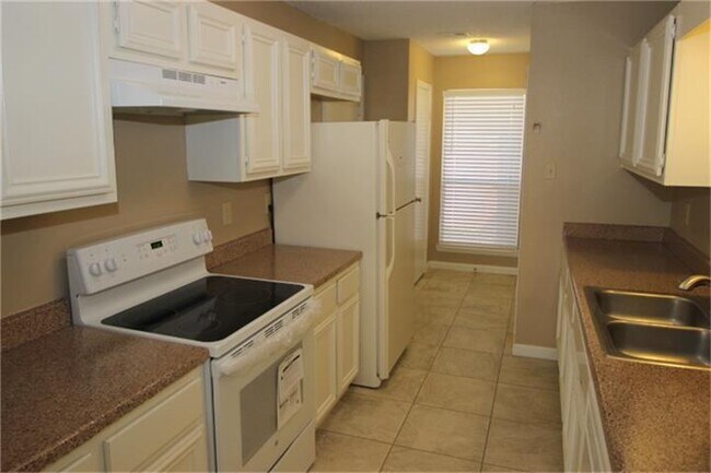 Building Photo - 4802 Maurita Dr