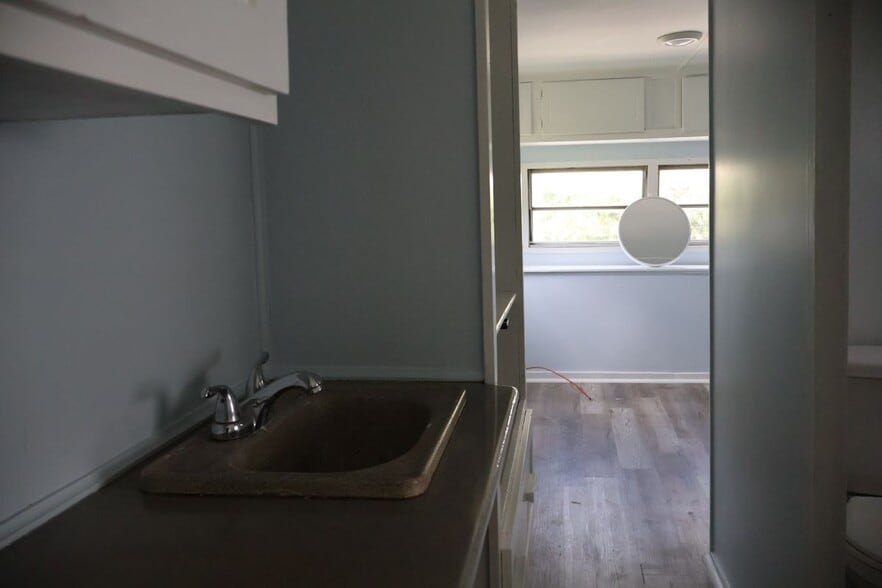 Building Photo - 145 alby Loop