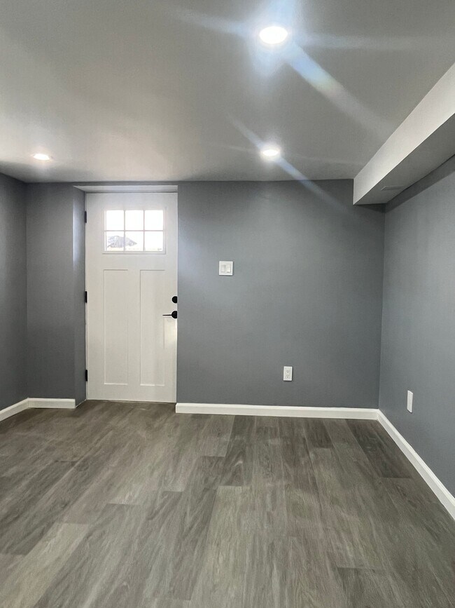 Building Photo - 268 Wavecrest Dr