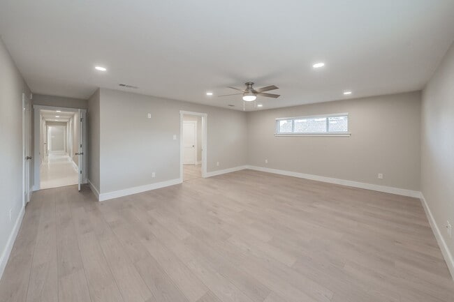 Building Photo - 4605 Ranch View Rd