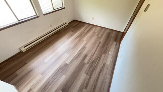 Building Photo - PRELEASING AUGUST 2026: 4 bedroom, 2.5 bathroom House