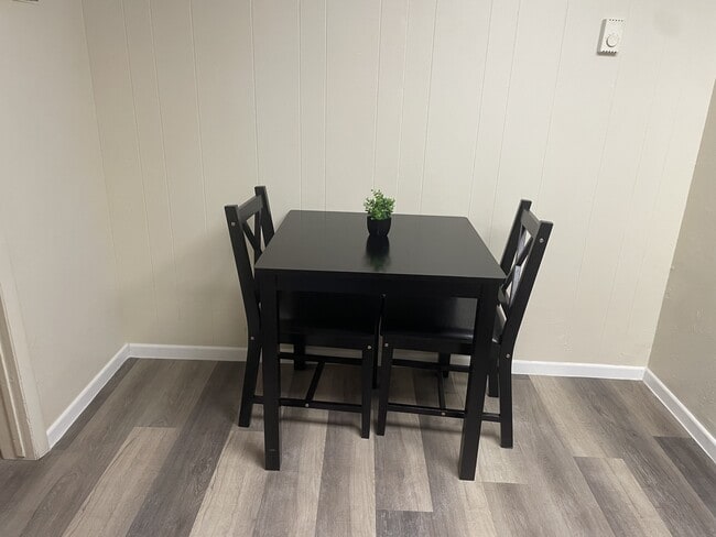 Building Photo - 380 S Wagon Wheel Dr