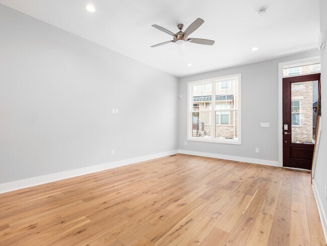 Building Photo - 928 Pullman Pl