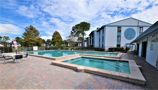 Building Photo - 954 Courtyard Ln