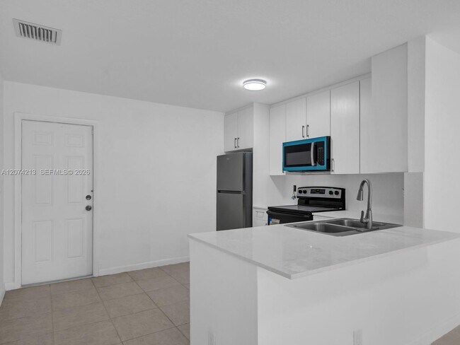 Building Photo - 241 NW 40th St