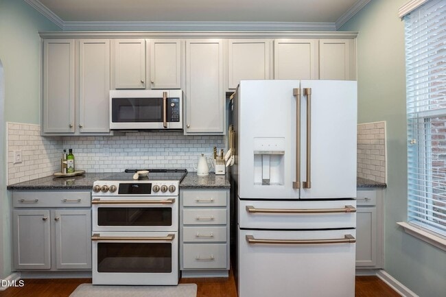 Building Photo - 9145 Wooden Rd