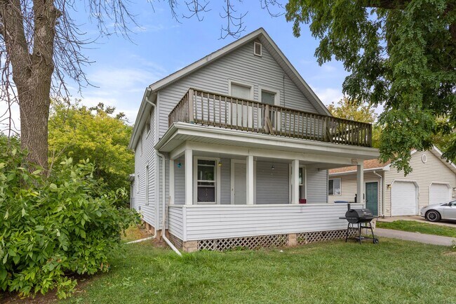 Building Photo - 1717 Walnut St